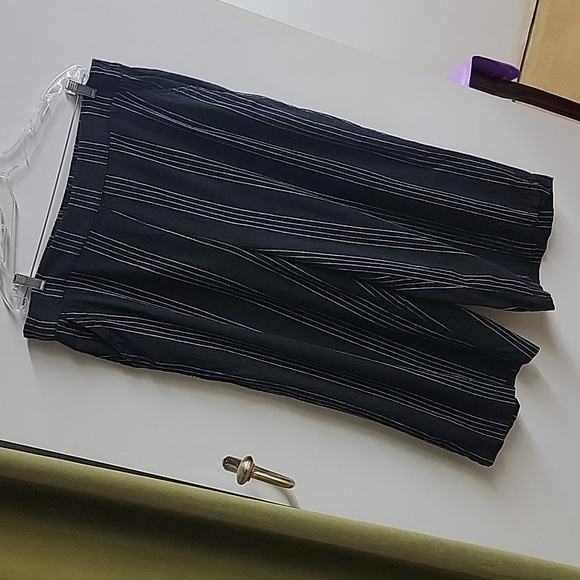 Torrid Size 18 Elastic Waist Black Pinstripe Linen Culotte Pant - Picture 4 of 16